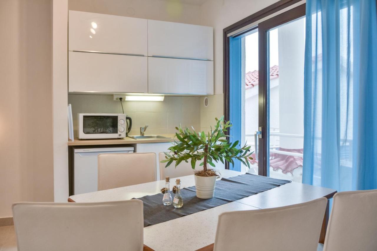 Apartments Miki Донья-Клада Екстер'єр фото